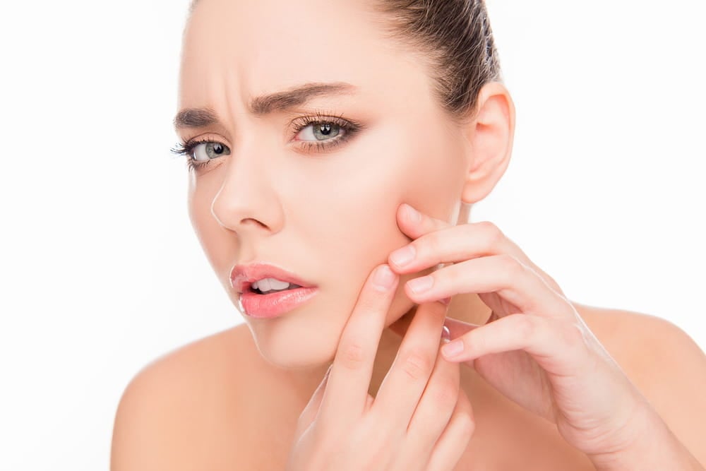 ¿Cómo controlar o eliminar los granitos en la piel?